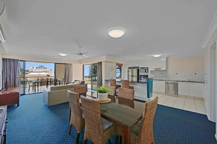 Ocean Breeze @ Coral Sands